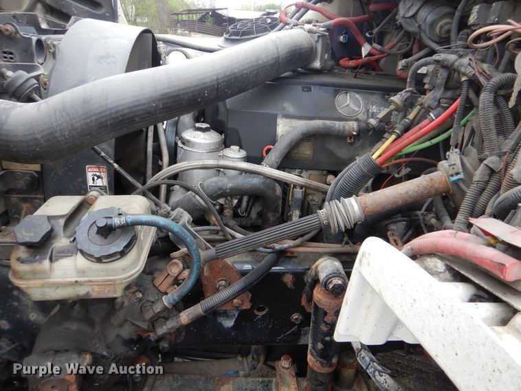 image for item GF9145 2004 Freightliner Business Class M2 service truck with crane