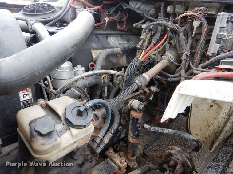 image for item GF9145 2004 Freightliner Business Class M2 service truck with crane