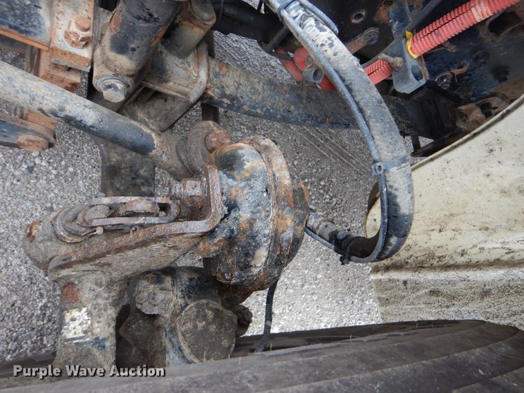 image for item GF9145 2004 Freightliner Business Class M2 service truck with crane