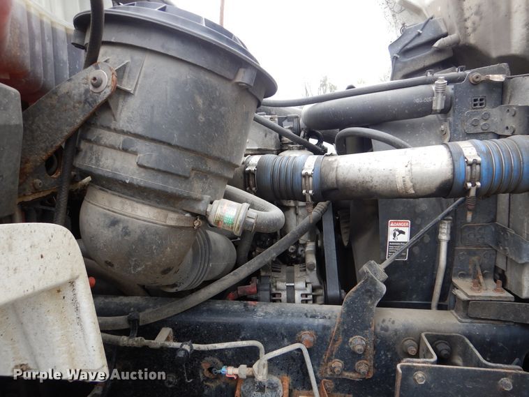 image for item GF9145 2004 Freightliner Business Class M2 service truck with crane