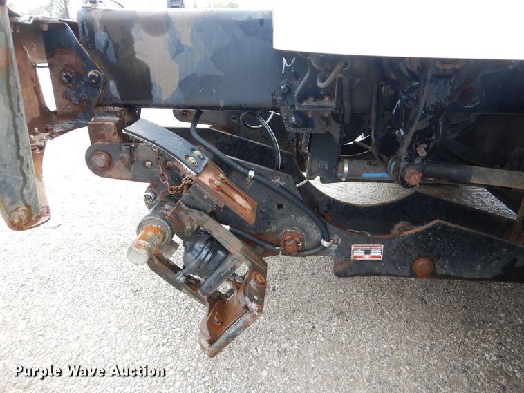 image for item GF9145 2004 Freightliner Business Class M2 service truck with crane