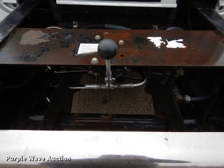 image for item GF9145 2004 Freightliner Business Class M2 service truck with crane