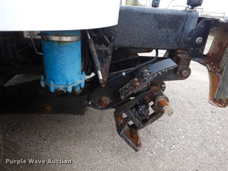 image for item GF9145 2004 Freightliner Business Class M2 service truck with crane