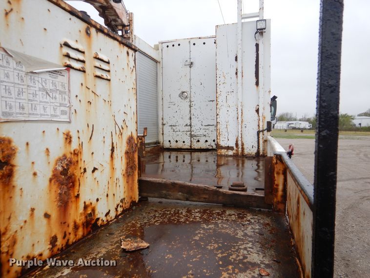 image for item GF9145 2004 Freightliner Business Class M2 service truck with crane