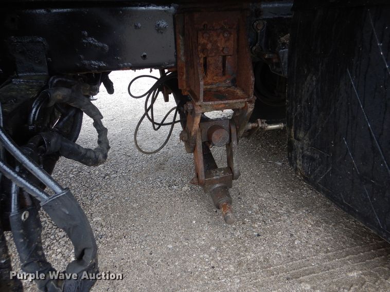 image for item GF9145 2004 Freightliner Business Class M2 service truck with crane