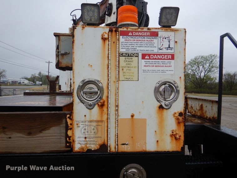 image for item GF9145 2004 Freightliner Business Class M2 service truck with crane