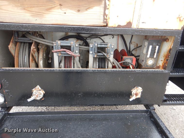 image for item GF9145 2004 Freightliner Business Class M2 service truck with crane