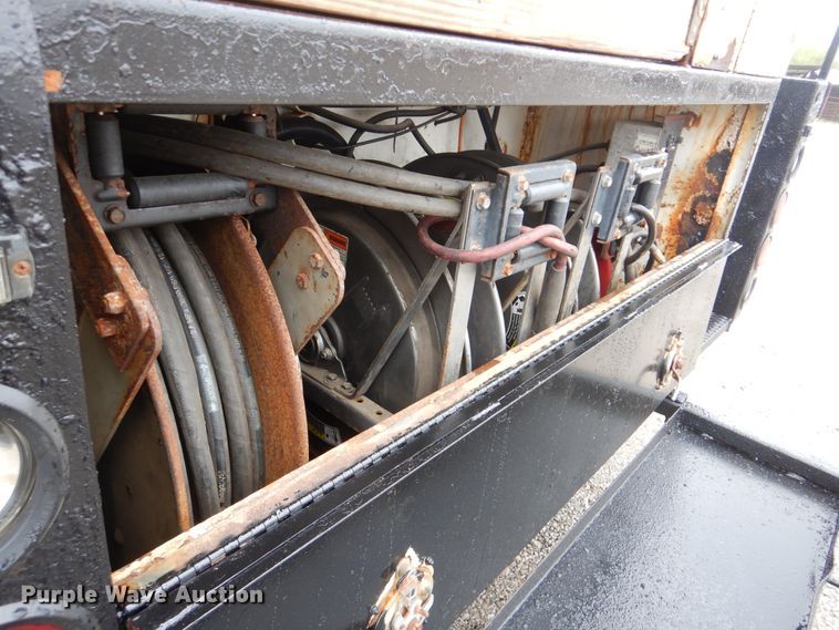 image for item GF9145 2004 Freightliner Business Class M2 service truck with crane