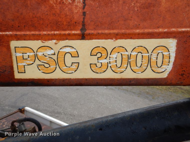 image for item GF9145 2004 Freightliner Business Class M2 service truck with crane