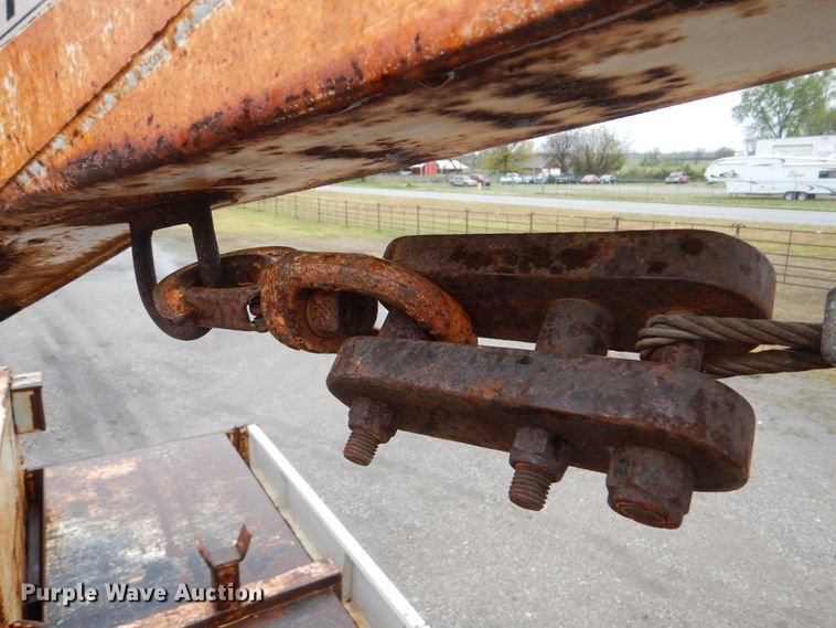 image for item GF9145 2004 Freightliner Business Class M2 service truck with crane