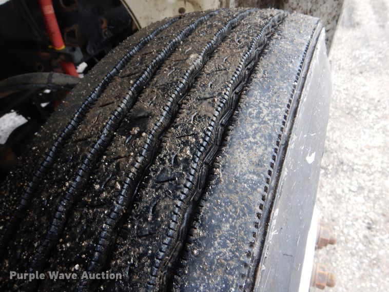 image for item GF9145 2004 Freightliner Business Class M2 service truck with crane