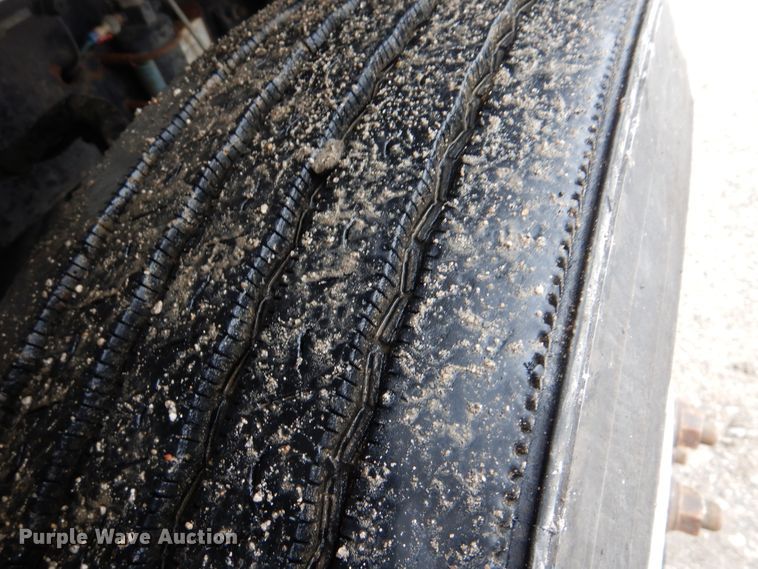 image for item GF9145 2004 Freightliner Business Class M2 service truck with crane