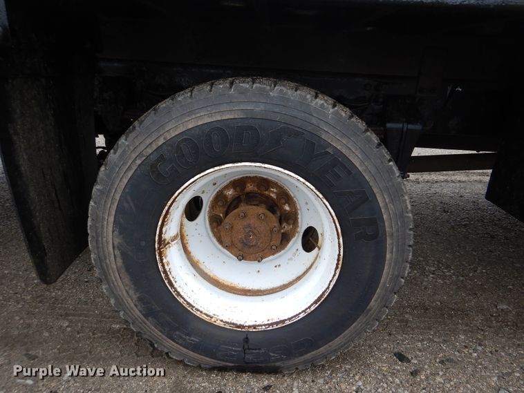 image for item GF9145 2004 Freightliner Business Class M2 service truck with crane