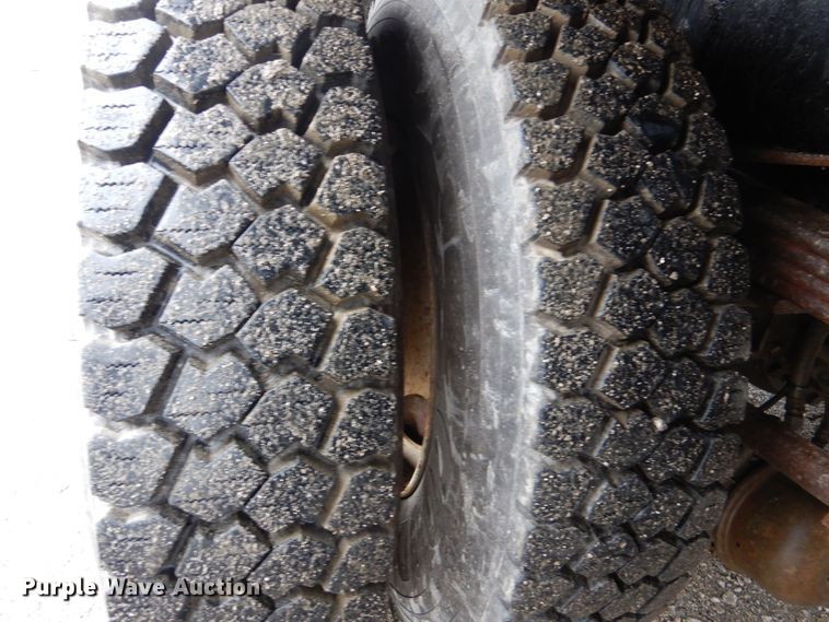 image for item GF9145 2004 Freightliner Business Class M2 service truck with crane