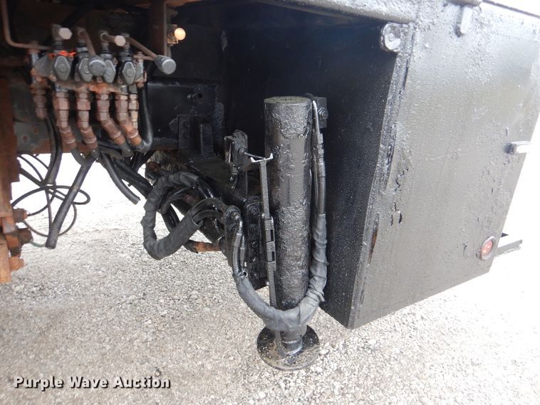 image for item GF9145 2004 Freightliner Business Class M2 service truck with crane