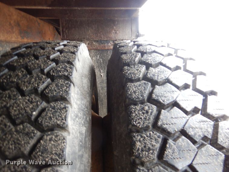 image for item GF9145 2004 Freightliner Business Class M2 service truck with crane