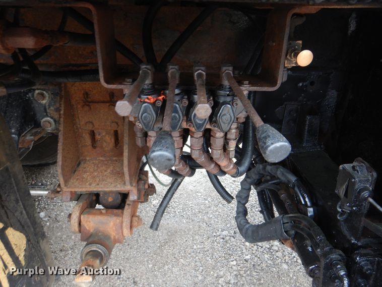 image for item GF9145 2004 Freightliner Business Class M2 service truck with crane