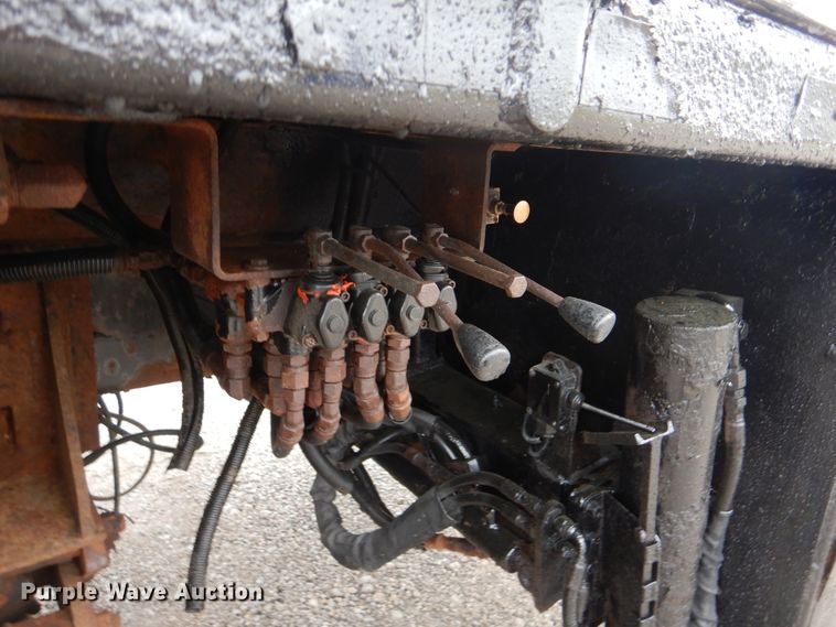 image for item GF9145 2004 Freightliner Business Class M2 service truck with crane