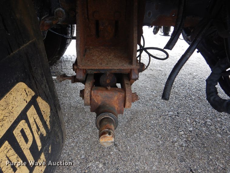 image for item GF9145 2004 Freightliner Business Class M2 service truck with crane