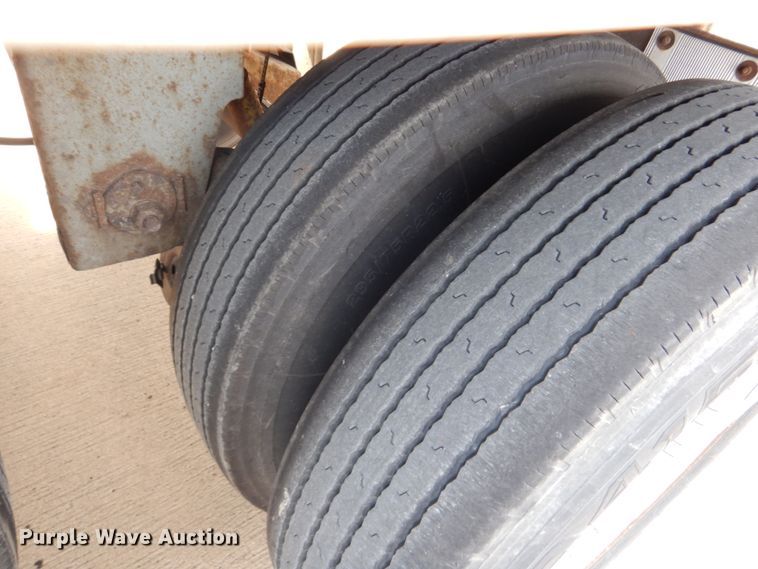 image for item GO9088 2003 Great Dane T8117Z-1A53 refrigerated van trailer