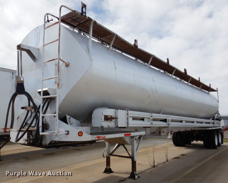 image for item GO9090 1984 Ledwell LW40APW Paddle Wagon feed delivery trailer