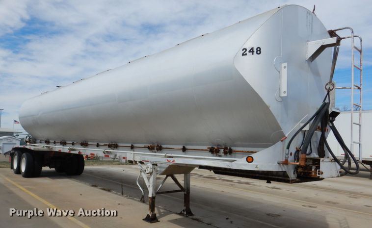 image for item GO9090 1984 Ledwell LW40APW Paddle Wagon feed delivery trailer