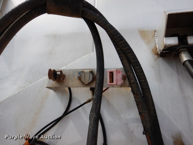 image for item GO9090 1984 Ledwell LW40APW Paddle Wagon feed delivery trailer