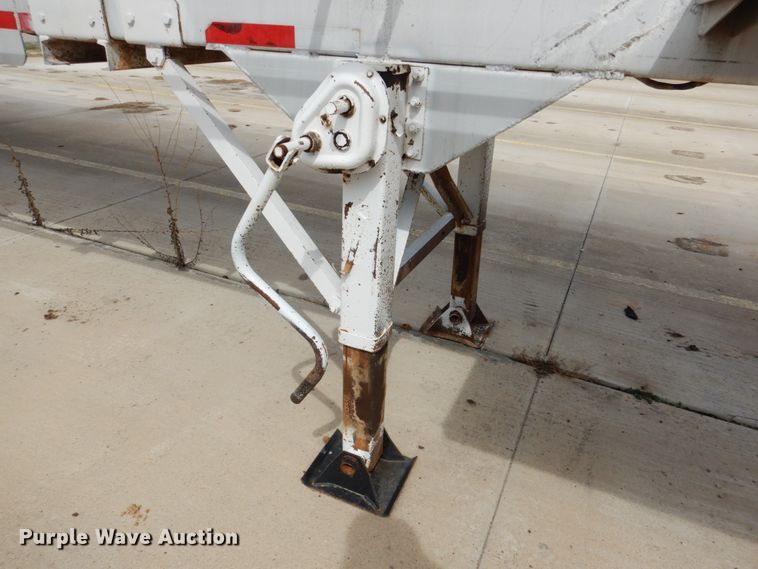 image for item GO9090 1984 Ledwell LW40APW Paddle Wagon feed delivery trailer