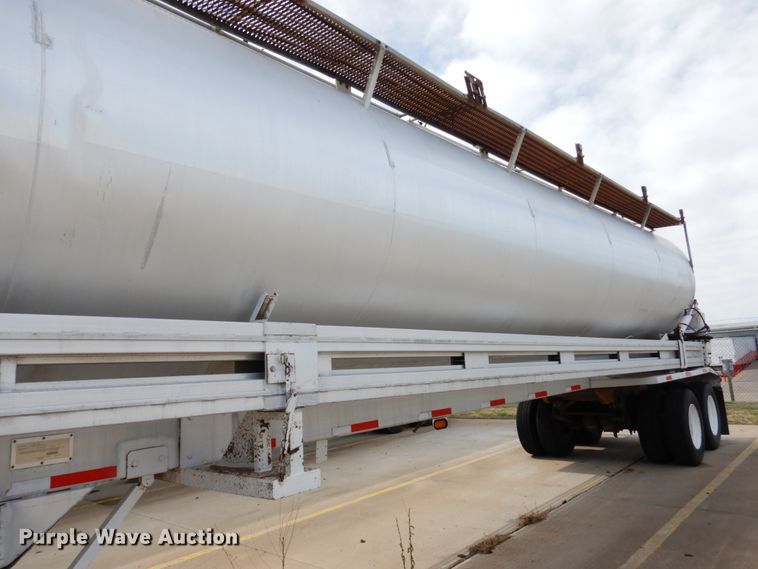 image for item GO9090 1984 Ledwell LW40APW Paddle Wagon feed delivery trailer