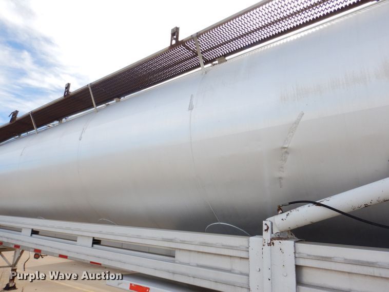 image for item GO9090 1984 Ledwell LW40APW Paddle Wagon feed delivery trailer