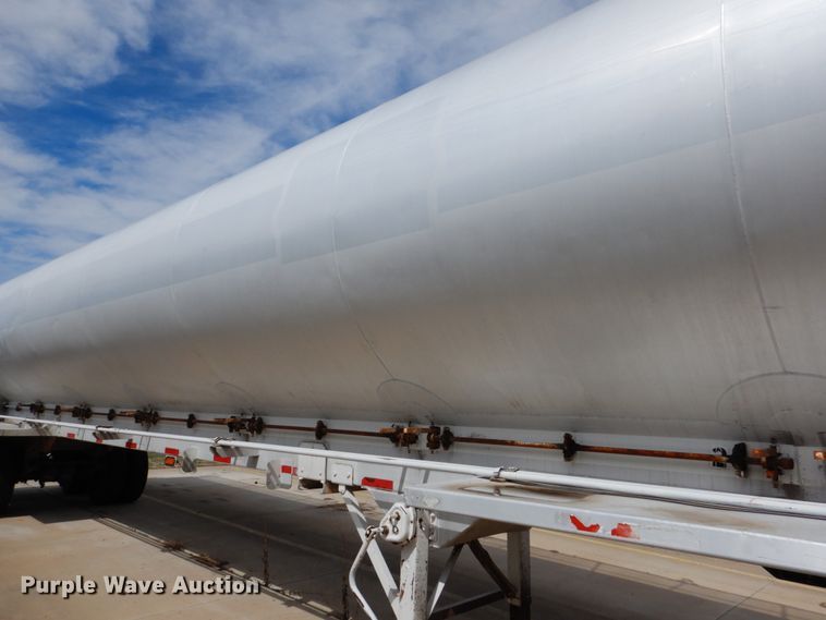 image for item GO9090 1984 Ledwell LW40APW Paddle Wagon feed delivery trailer