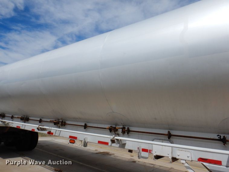 image for item GO9090 1984 Ledwell LW40APW Paddle Wagon feed delivery trailer