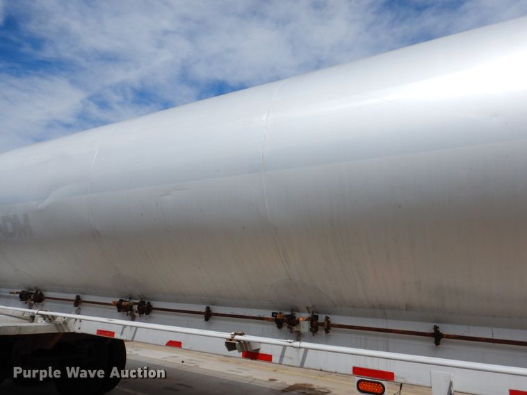 image for item GO9090 1984 Ledwell LW40APW Paddle Wagon feed delivery trailer