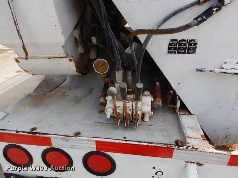 image for item GO9090 1984 Ledwell LW40APW Paddle Wagon feed delivery trailer