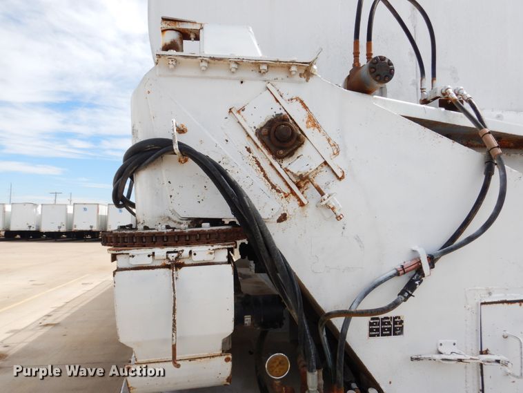 image for item GO9090 1984 Ledwell LW40APW Paddle Wagon feed delivery trailer