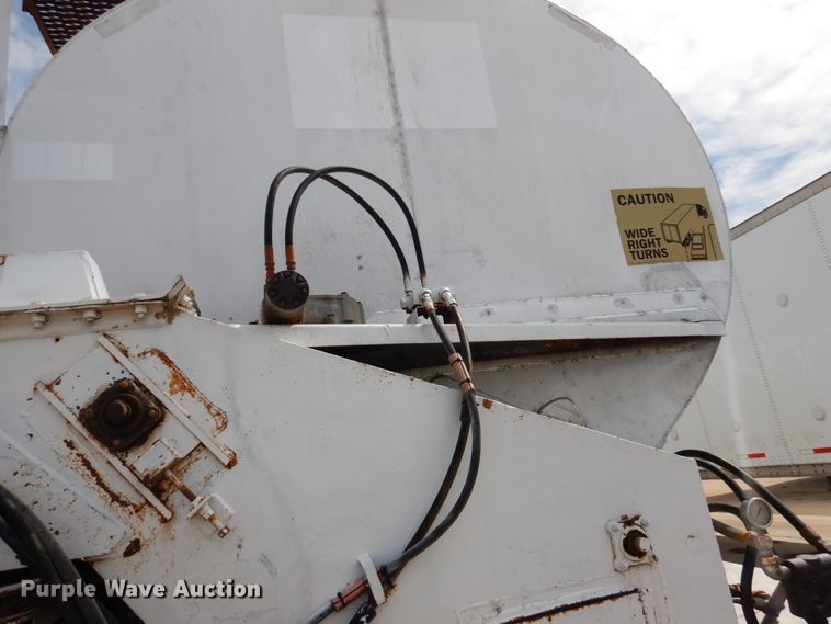 image for item GO9090 1984 Ledwell LW40APW Paddle Wagon feed delivery trailer