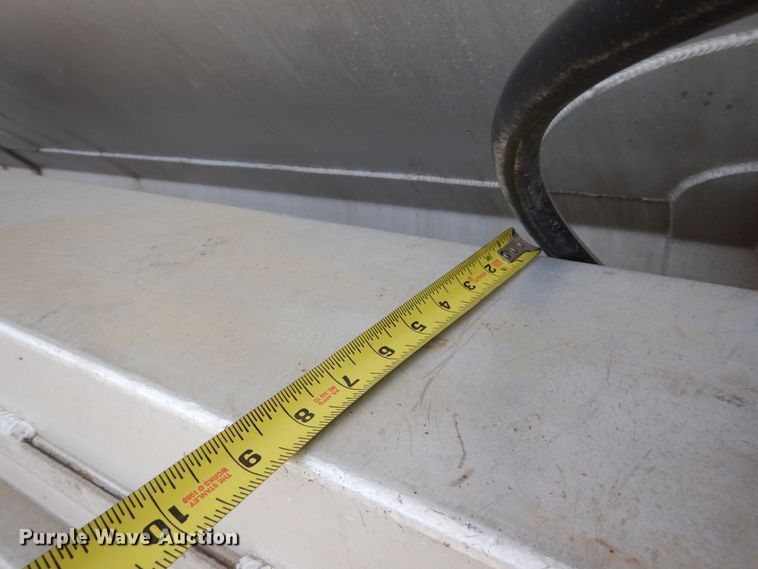 image for item GO9090 1984 Ledwell LW40APW Paddle Wagon feed delivery trailer