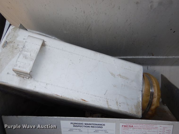 image for item GO9090 1984 Ledwell LW40APW Paddle Wagon feed delivery trailer