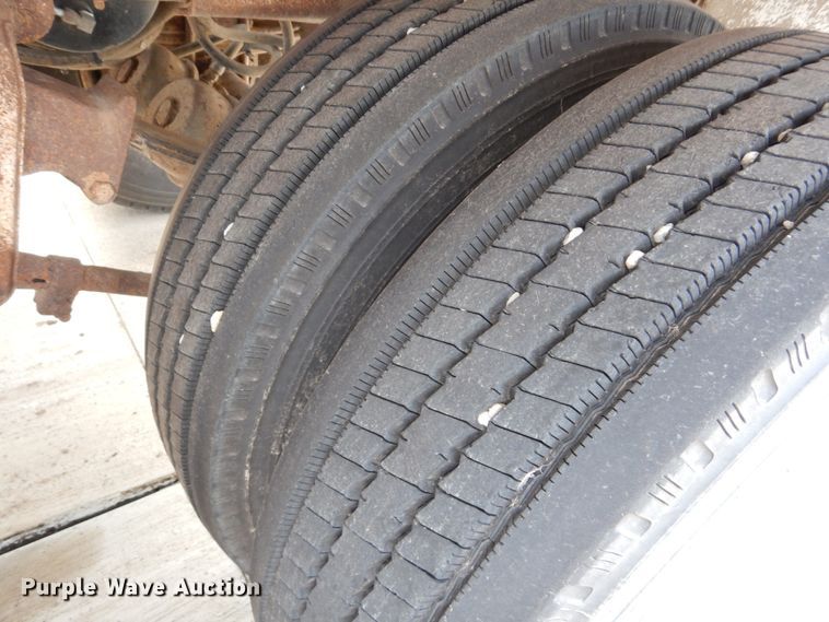 image for item GO9090 1984 Ledwell LW40APW Paddle Wagon feed delivery trailer