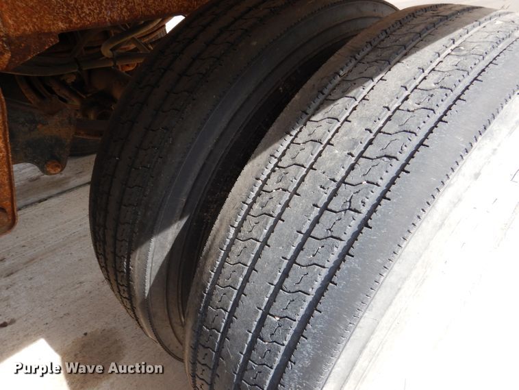 image for item GO9090 1984 Ledwell LW40APW Paddle Wagon feed delivery trailer