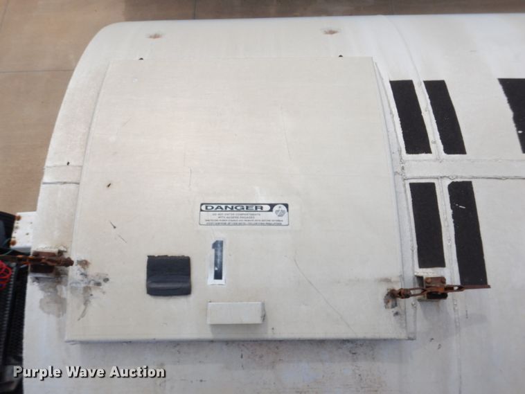 image for item GO9090 1984 Ledwell LW40APW Paddle Wagon feed delivery trailer