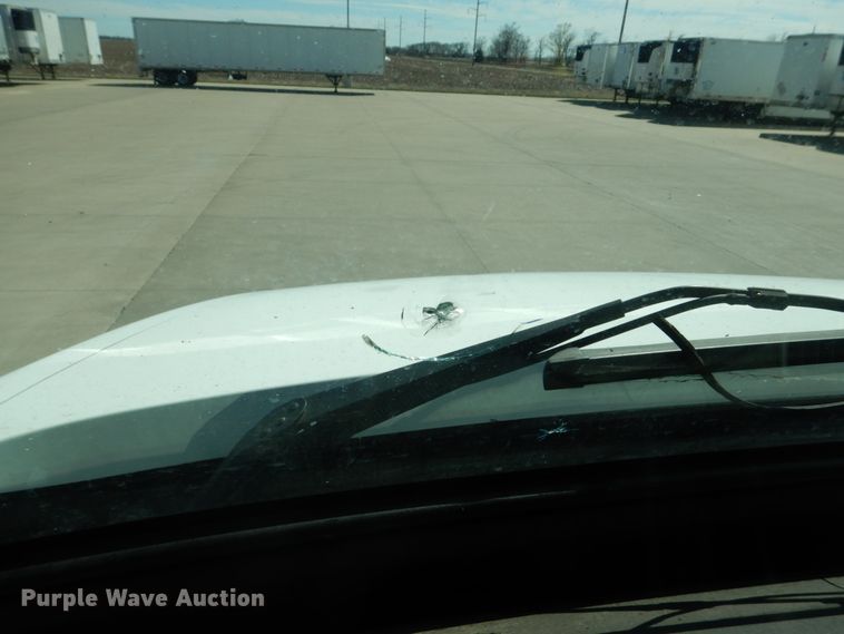 image for item GO9097 2003 Volvo VN semi truck