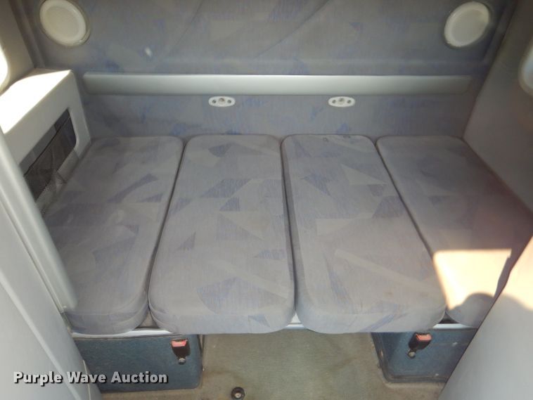 image for item GO9097 2003 Volvo VN semi truck