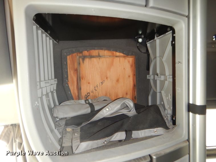 image for item GO9097 2003 Volvo VN semi truck