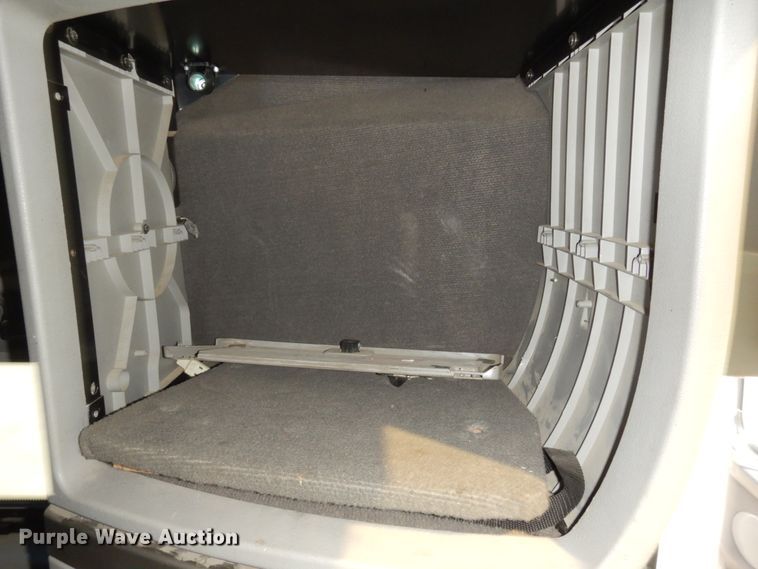 image for item GO9097 2003 Volvo VN semi truck