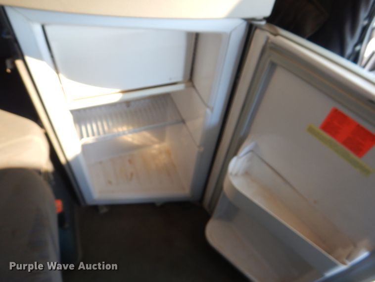 image for item GO9097 2003 Volvo VN semi truck