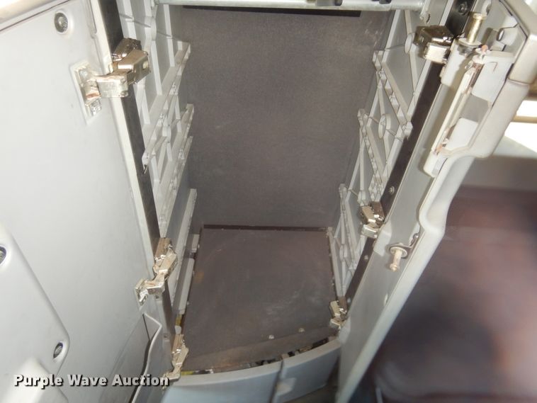 image for item GO9097 2003 Volvo VN semi truck