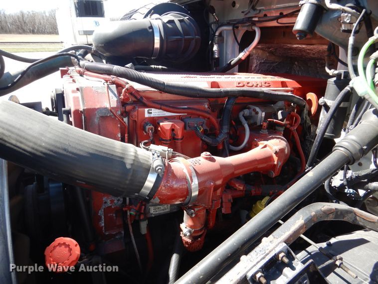 image for item GO9097 2003 Volvo VN semi truck