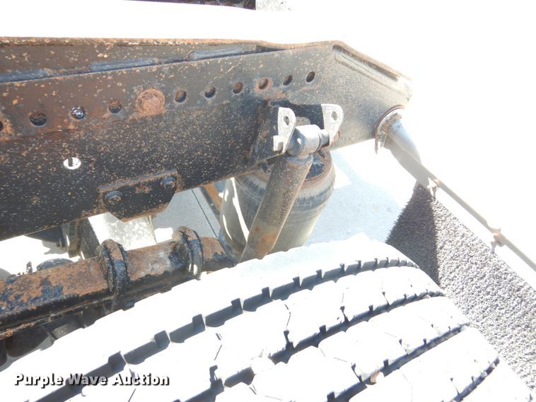 image for item GO9097 2003 Volvo VN semi truck