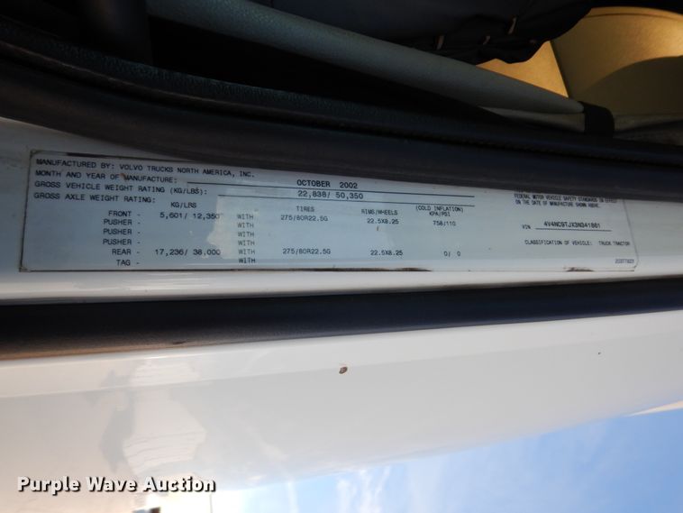 image for item GO9097 2003 Volvo VN semi truck